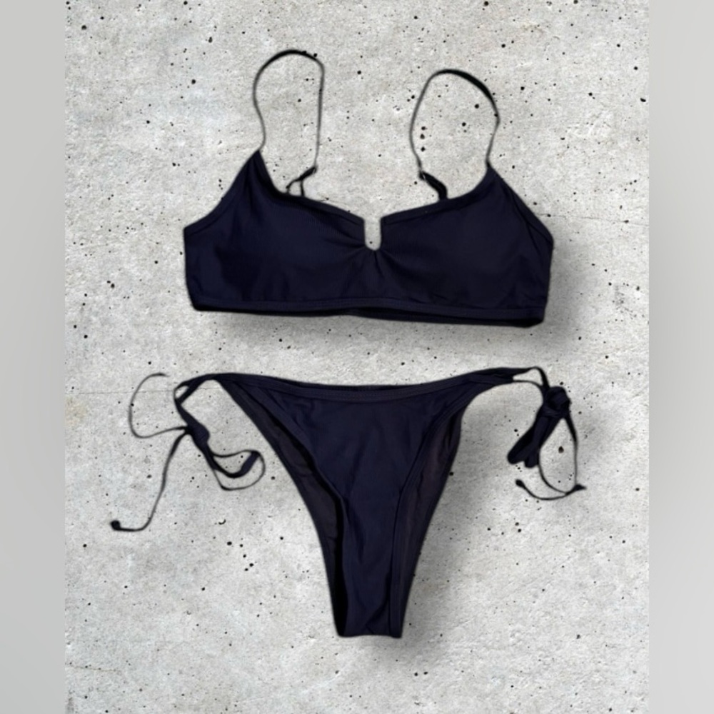 NWT Women’s Ribbed String Bikini Set - Picture 3 of 10